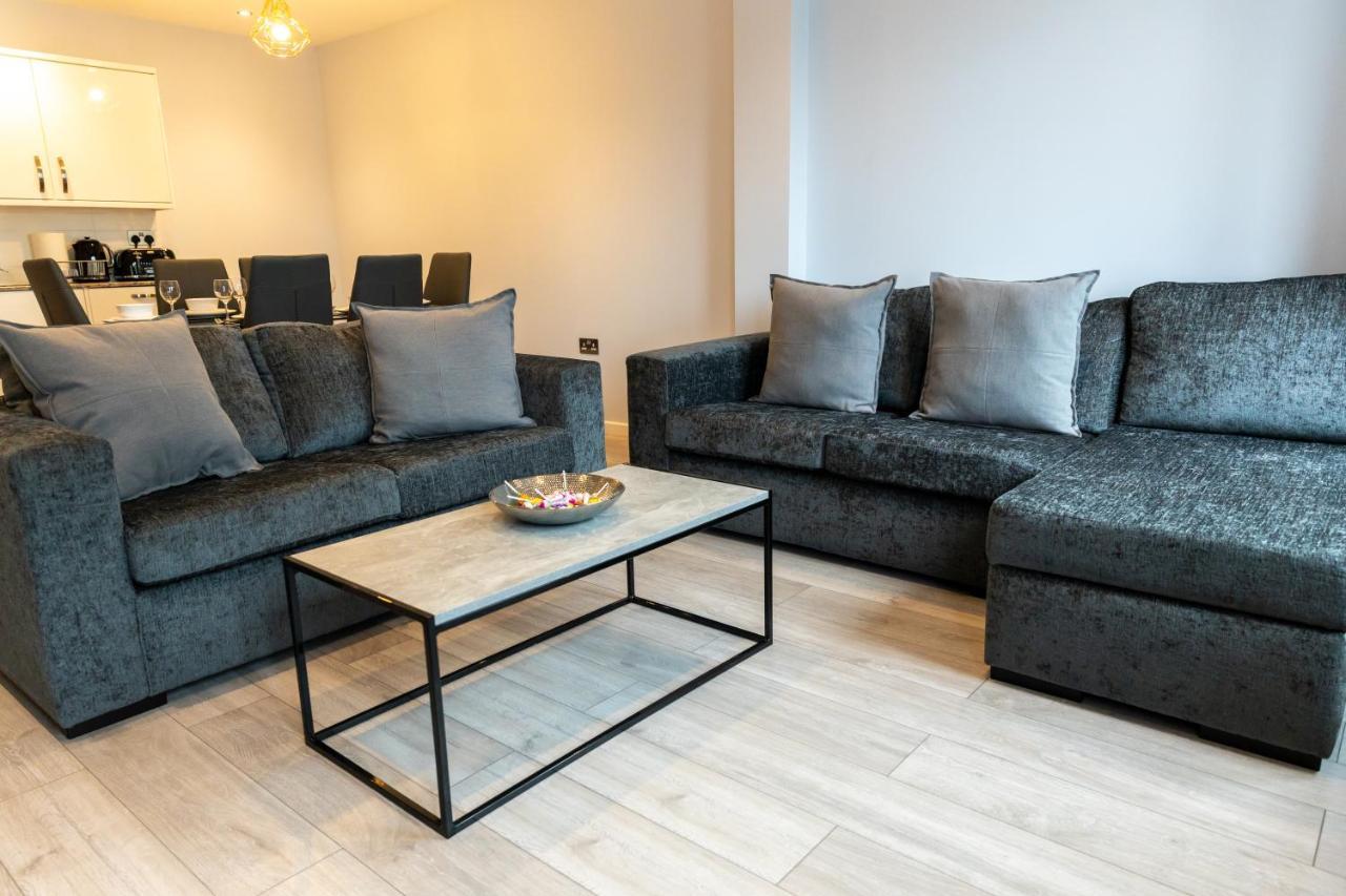 Cosy Flats Near Heathrow, Group Bookings Available With Parking Space Hounslow Kültér fotó