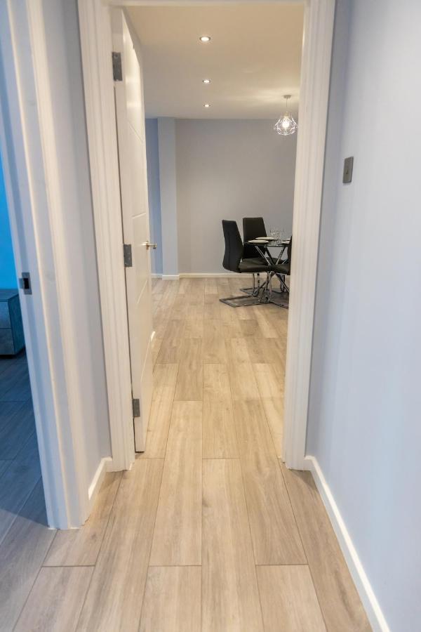 Cosy Flats Near Heathrow, Group Bookings Available With Parking Space Hounslow Kültér fotó